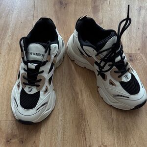Steve Madden Cream and Black Athletic Shoes